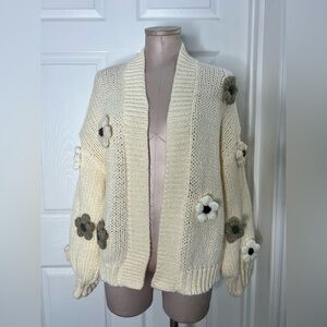 Duchamp Cozy Cream Cable Knit Floral Sweater. Sz L